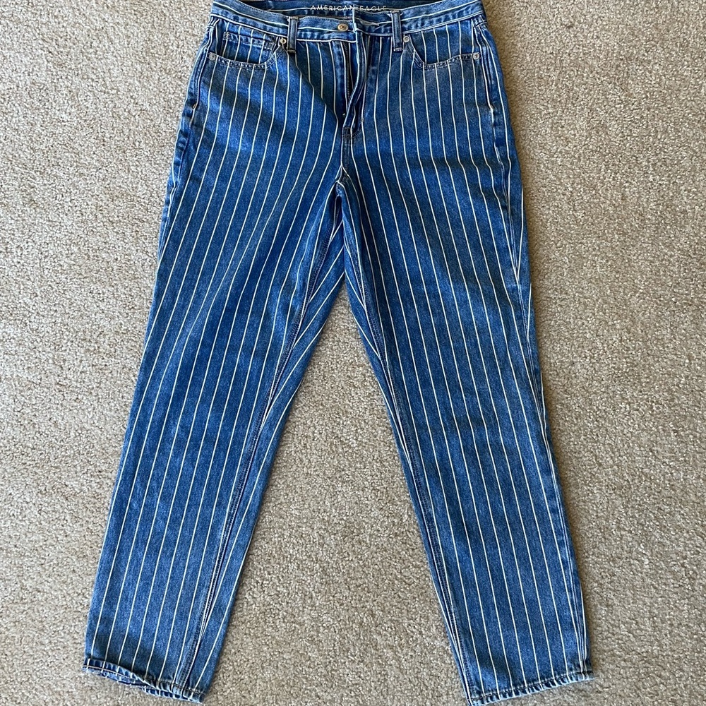 American Eagle mom jean